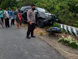 Polsek Jebus Polres Bangka Barat Bantu Evakuasi Korban Kecelakaan
