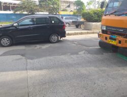 Kondisi Jalan Arteri Marunda Jakarta Utara Berlobang, Pengendara: Dinas PU PR Tidak Tanggap