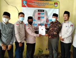 Jum’at Berkah! Undin di dampingi Keluarga dan Team daftar Pilkades Pasirbuyut
