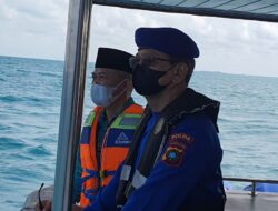 Kapolda Babel Irjen Anang Syarif Hidayat Bersama Wabup Bateng Turunkan Rumpon di Peraian Pulau Ketawai