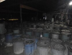 Polres Bateng Gerebek Pabrik Arak di Kayu Besi, Namang