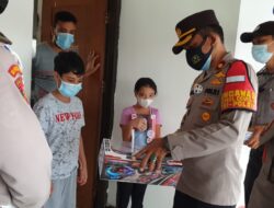 Hibur Imigran Asal Palestina yang Terpapar Covid-19, Kompol H Khoiri Belikan Mainan