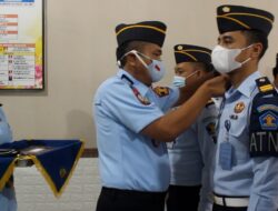 Kalapas LP Tanjungpandan Belitung Gelar Upacara Kenaikan Pangkat Petugas Lapas