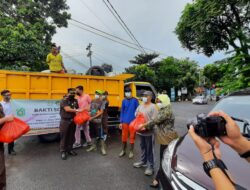 Kejari Kota Pangkalpinang  Bagikan 200 Paket Sembako Untuk Masyarakat yang Terdampak Covid-19 di Kota Pangkalpinang