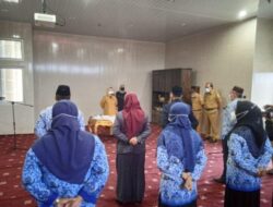 Radmida Dawam  Lantik 12 ASN di Lingkup Pemkot Pangkalpinang