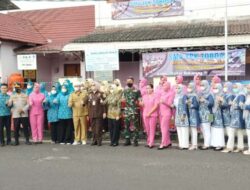 Bupati Basel Bersama Forkopimda Gelar Berbagi Takjil di Jalan Sudirman