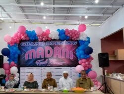 Wako Pangkalpinang Bersama Istrinya Hadiri Acara Grand Opening Cafe Madani