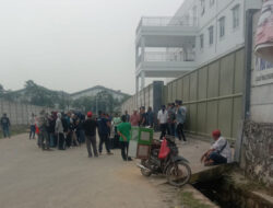 Tuntut Upah Layak, Buruh dan Warga Junti Demo PT. Indo Sinar Rejeki