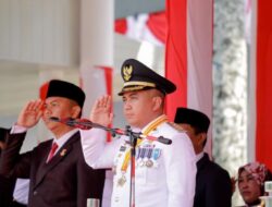 Molen Jadi Inspektur Upacara Penaikan Bendera Merah Putih 