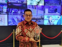 Bupati Reza Herdavid Terima Penghargaan Indonesia Visionary Leader 2022