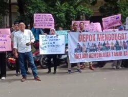 Tuntut Keadilan, Ratusan Warga Mendemo Pengadilan Negeri Depok