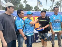 Calon Bupati Bangka Mulkan Hadiri Acara Fun Race di Pantai Matras