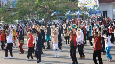 Tingkatkan Kinerja dan Kebugaran, ASN dan PHL Pemkot Pangkalpinang Ikuti Senam Kolaboratif Seperadik