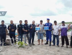 PT Timah Dukung Pengerukan Alur Nelayan di Pantai BOM Sampur untuk Tingkatkan Produktivitas Nelayan