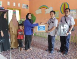 PT Timah Tbk Serahkan Bantuan Laptop untuk TK Pelangi di Bangka Tengah   