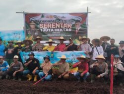 PT Timah Tbk dan Polsek Kundur Utara/Barat Dukung Ketahanan Pangan Melalui Program Penanaman 1 Juta Hektar Jagung