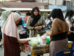 Sederhana dan Akrab: Marlina Berburu Takjil Dengan Sepeda Motor
