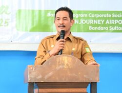 Gandeng InJourney, Wabup Aceh Besar Salurkan 300 Paket Sembako dan Satu Sapi Kurban