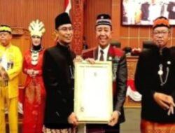 Binton Nadapdap Raih BKD Award DPRD Depok 2025