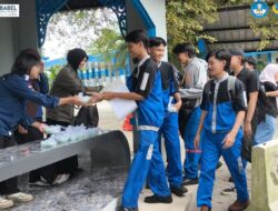 BEM Polman Babel Gelar Pembagian Takjil Gratis di Sekitar Kampus