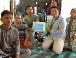 PT Timah Serahkan Kursi Roda untuk Warga Kundur Utara, Ringankan Beban Keluarga Penderita Stroke