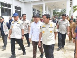 Wagub Aceh Dampingi Menko PMK dan Mendagri Serahkan Bantuan Rumah Rusak di Aceh Tamiang