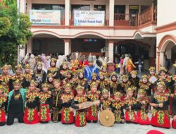 Semarak Hari Kartini, Siswa SD Al Wathoniyah Asshodriyah 9 Cakung Tampilkan Tarian Adat Penuh Pesona