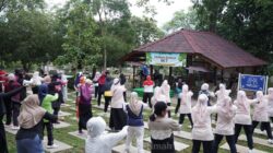 PT TIMAH Gelar Senam Sehat di Tins Green Garden Forestree, Warga Antusias Olahraga di Ruang Terbuka Hijau