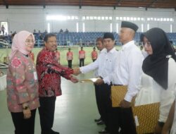 Prof Udin Lantik Pengurus RT/RW se-Pangkalpinang, Tekankan Pelayanan Cepat dan Kedekatan dengan Warga