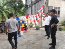 Sambut HUT RI ke-81, Forkopimcam Blang Bintang Gotong Royong Hias Jalanan dengan Bendera Merah Putih