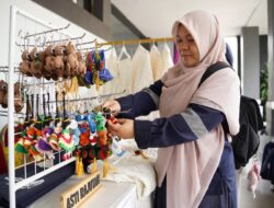 Bazar PT TIMAH Dongkrak Penjualan UMKM, Produk Lokal Ludes Diburu Pembeli