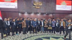 MK Sidangkan Gugatan Syarat Pendidikan Gibran, Denny Indrayana: Bukan Sekadar Soal Ijazah
