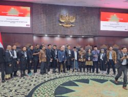 MK Sidangkan Gugatan Syarat Pendidikan Gibran, Denny Indrayana: Bukan Sekadar Soal Ijazah