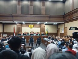 Febrie Eks Jampidsus Jalani Sidang Perdana, PN Tipikor Jakarta Dikawal Ketat