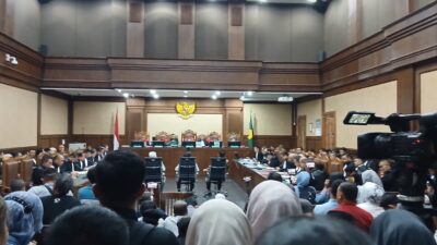 Febrie Eks Jampidsus Jalani Sidang Perdana, PN Tipikor Jakarta Dikawal Ketat